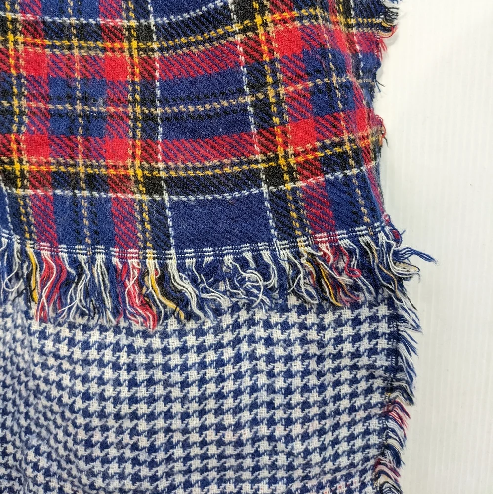 Women's reversible tartan plaid and houndstooth plaid fringe blanket scarf